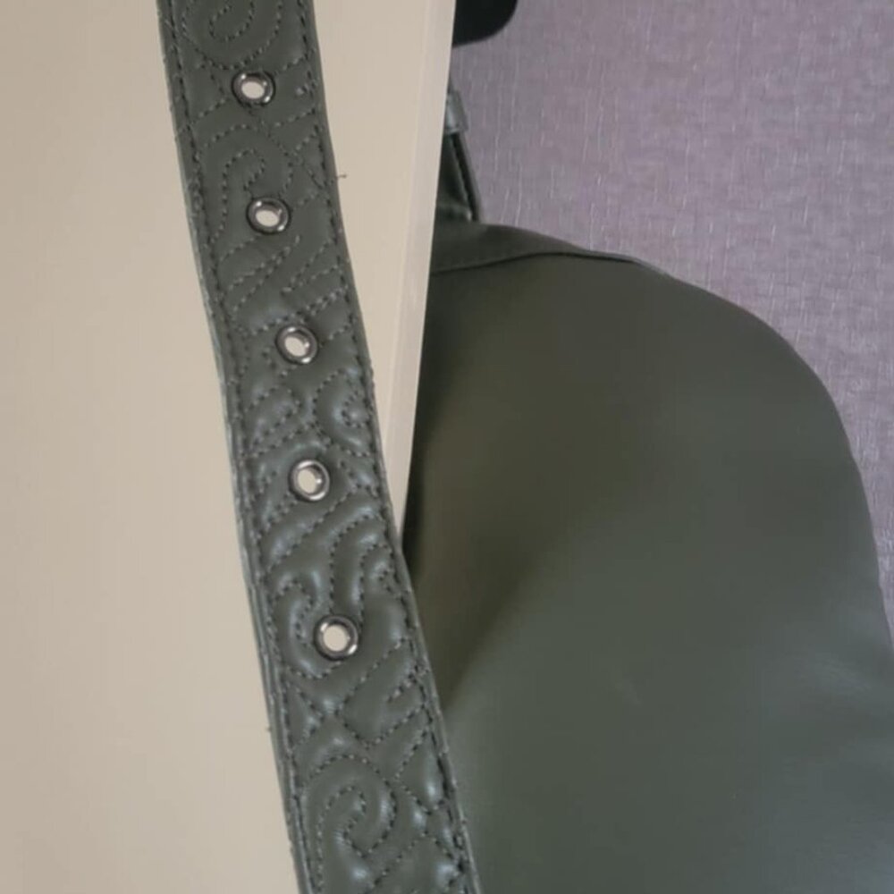 Steve Madden Sling/Fanny Bag - Picture 6 of 6